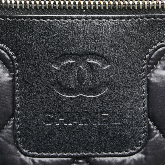 CHANEL Black Leather Logo Tote Bag - Picture 11 of 15
